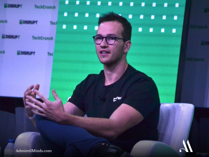 Henrique Dubugras discussing the expansion of Brex into a financial OS